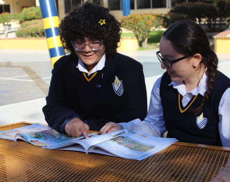 Trabajo en equipo y estudio en secundaria